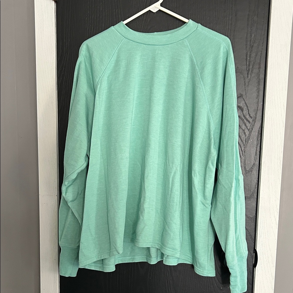 Tek Gear Seafoam Green Long Sleeve Top